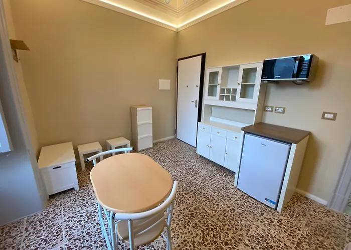 Via Plebiscito 277a - Monolocale Κατάνια